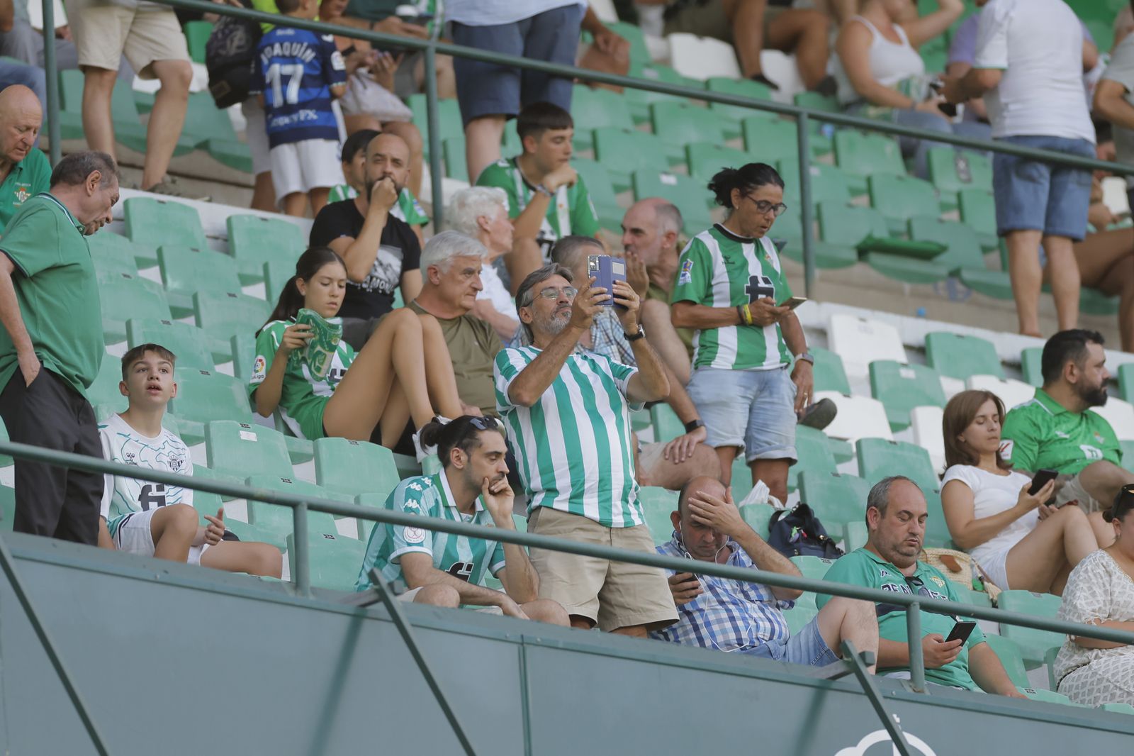 Búscate en las fotos del Betis-Atlético de Madrid