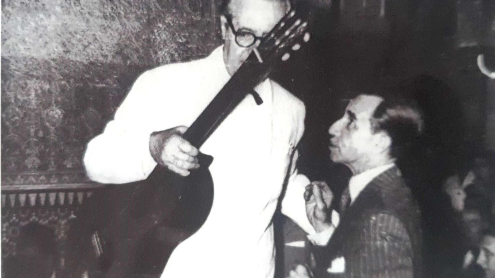 Andrés Segovia y Gallego Burín, durante el primer festival de Música y Danza. Andrés Segovia y Gallego Burín, durante el primer festival de Música y Danza.