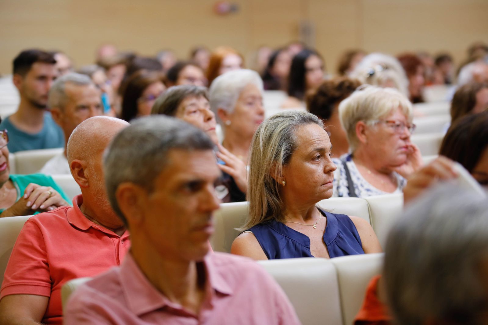 Imágenes de Diario de los Libros, con Julia Navarro