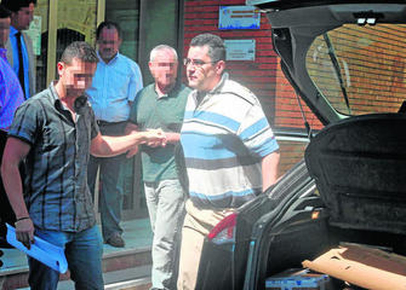 Javier López Luna, a la salida del colegio Salesianos tras el registro de su despacho el pasado 26 de julio.