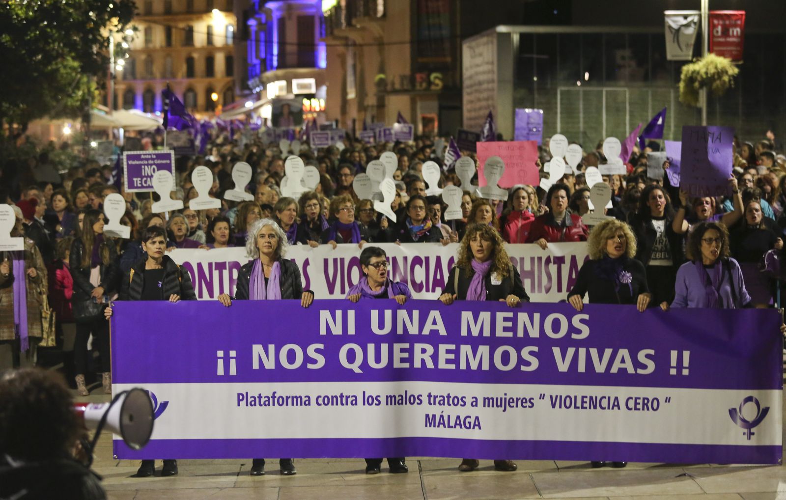 Fotos de la manifestación del 25N contra la violencia de género en Málaga