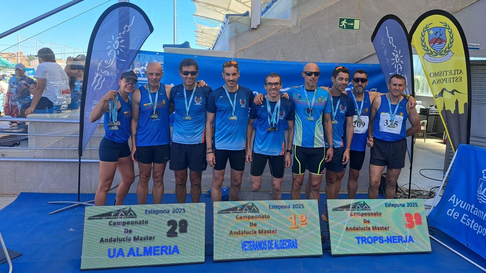 Parte de los medallistas del Club Veteranos de Algeciras.
