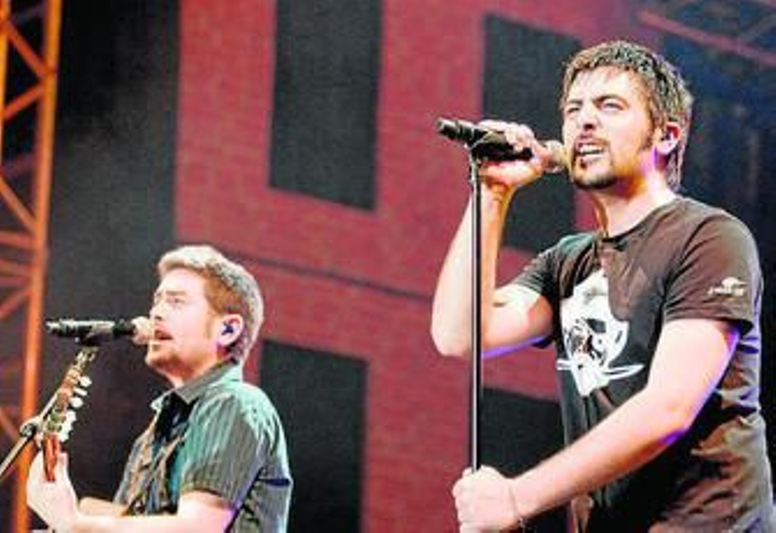 Estopa durante una de sus actuaciones.