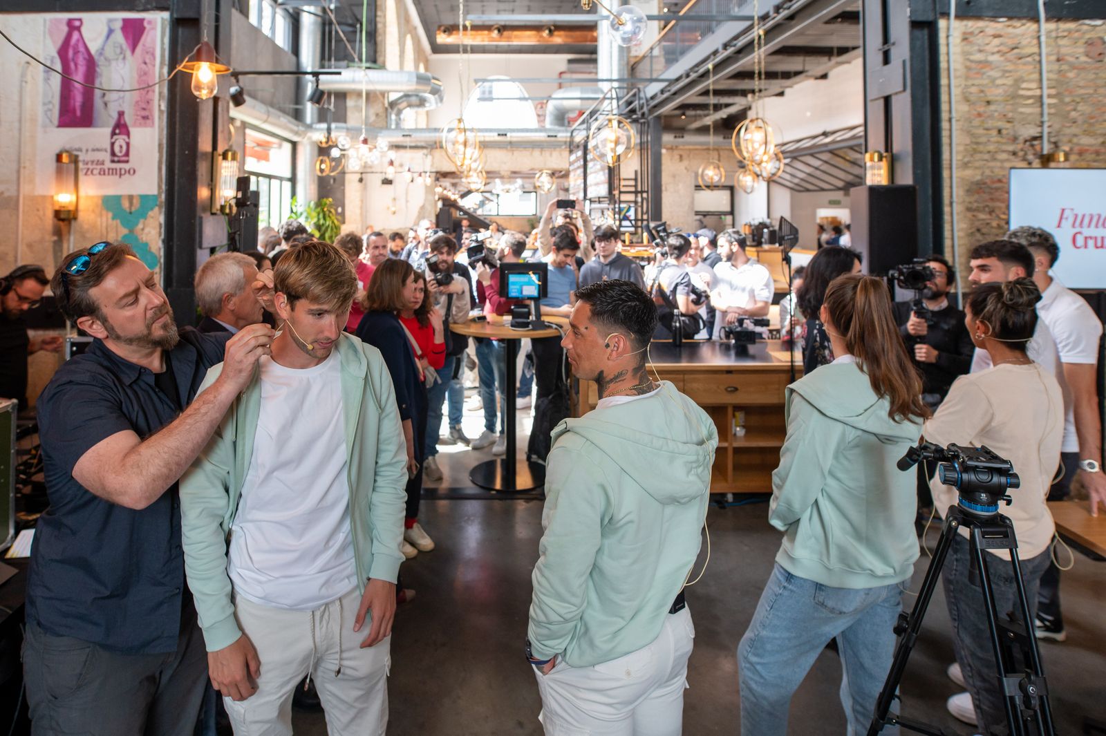 Las fotos de jugadores del Betis y del Sevilla en la Cruzcampo