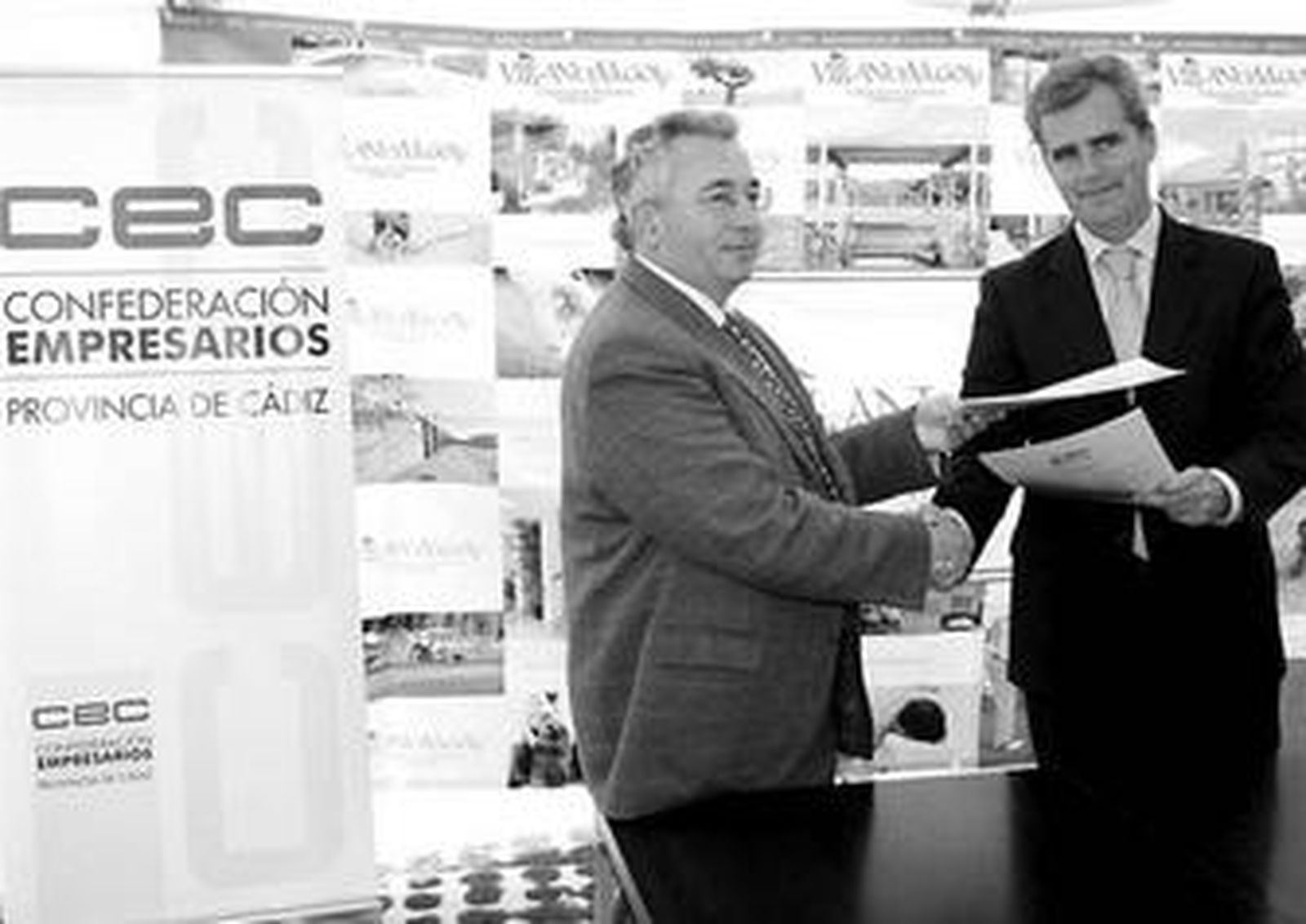 Instante de la firma del convenio entre ambas partes.