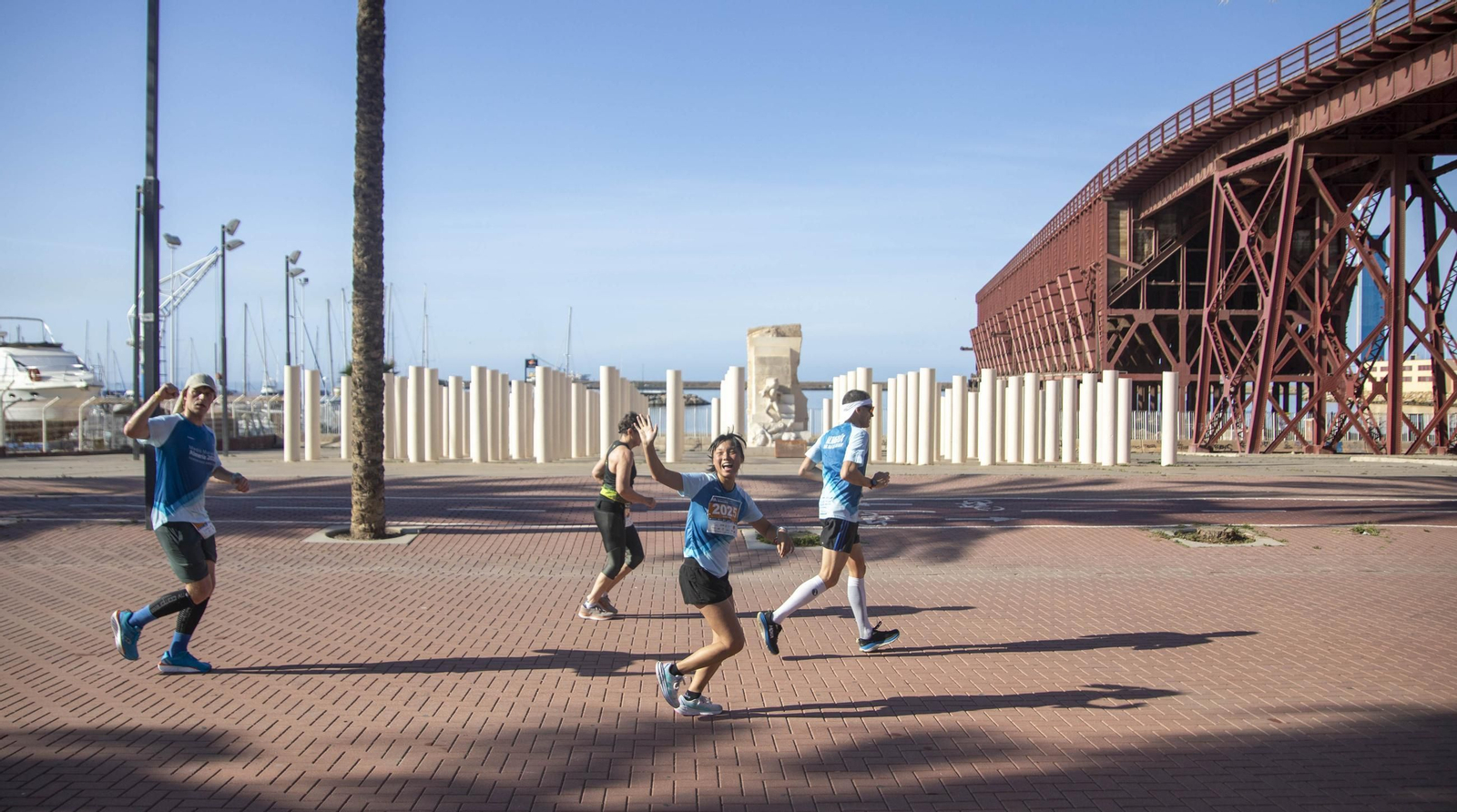 El Medio Maratón de Almería 2025, en imágenes