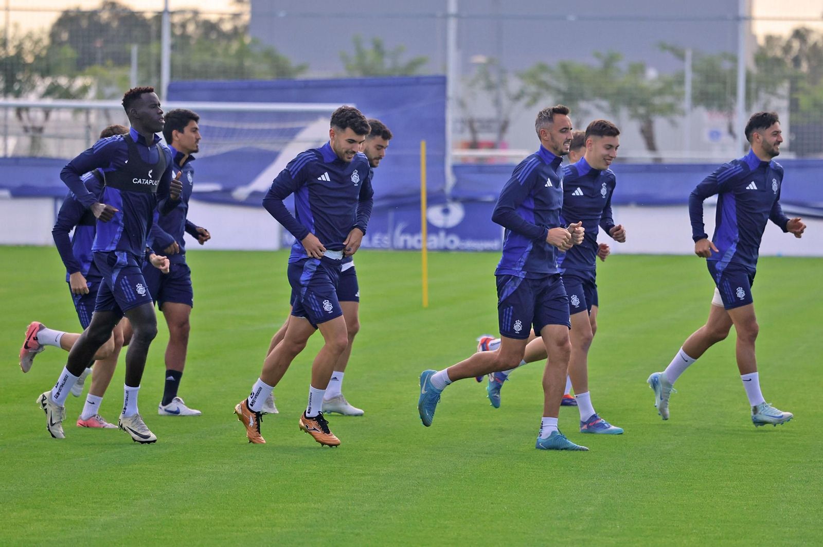 Imágenes del entrenamiento del Recre en la Ciudad Deportiva Francisco Mendoza