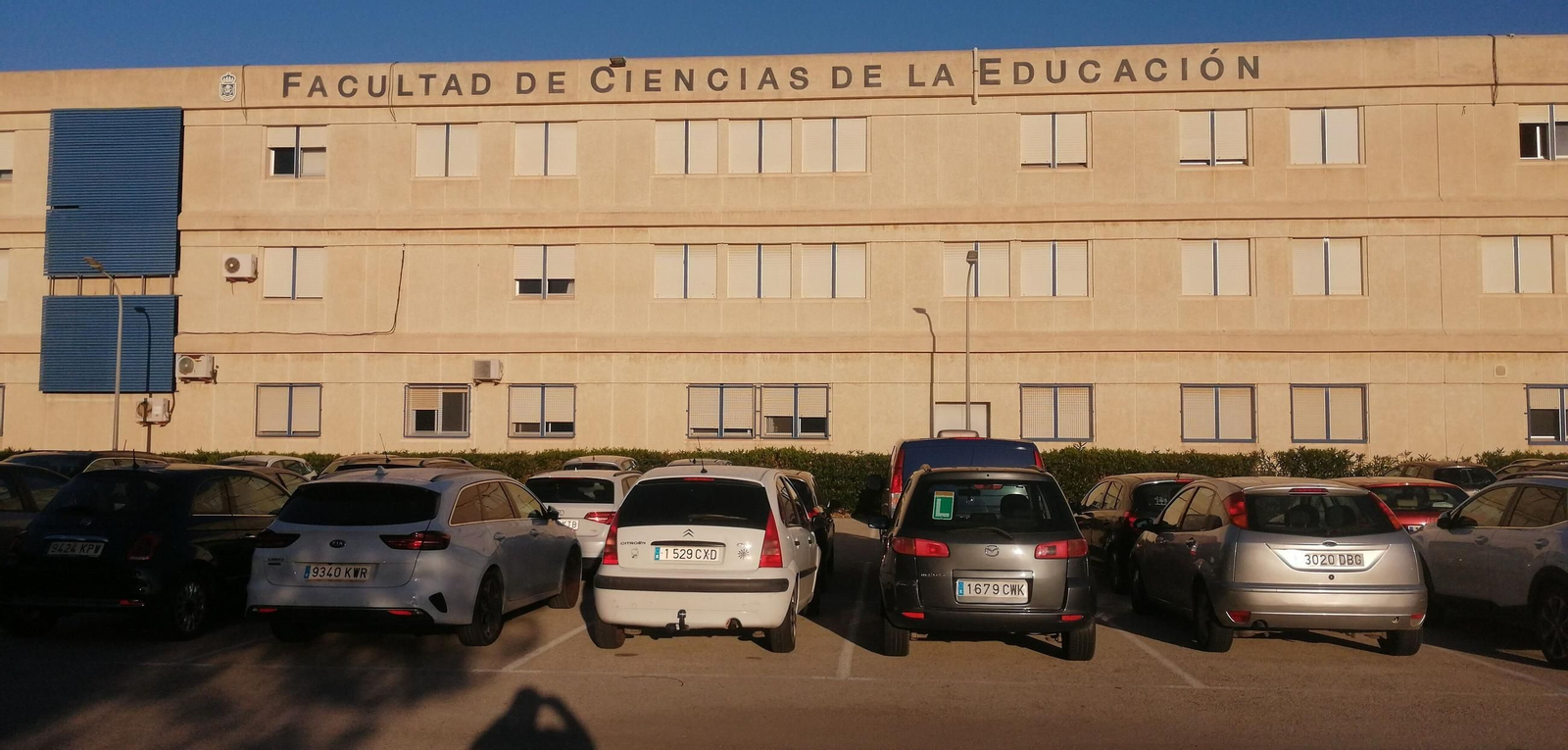 Facultad de Ciencias de la Educación en el Campus de Puerto Real Facultad de Ciencias de la Educación en el Campus de Puerto Real
