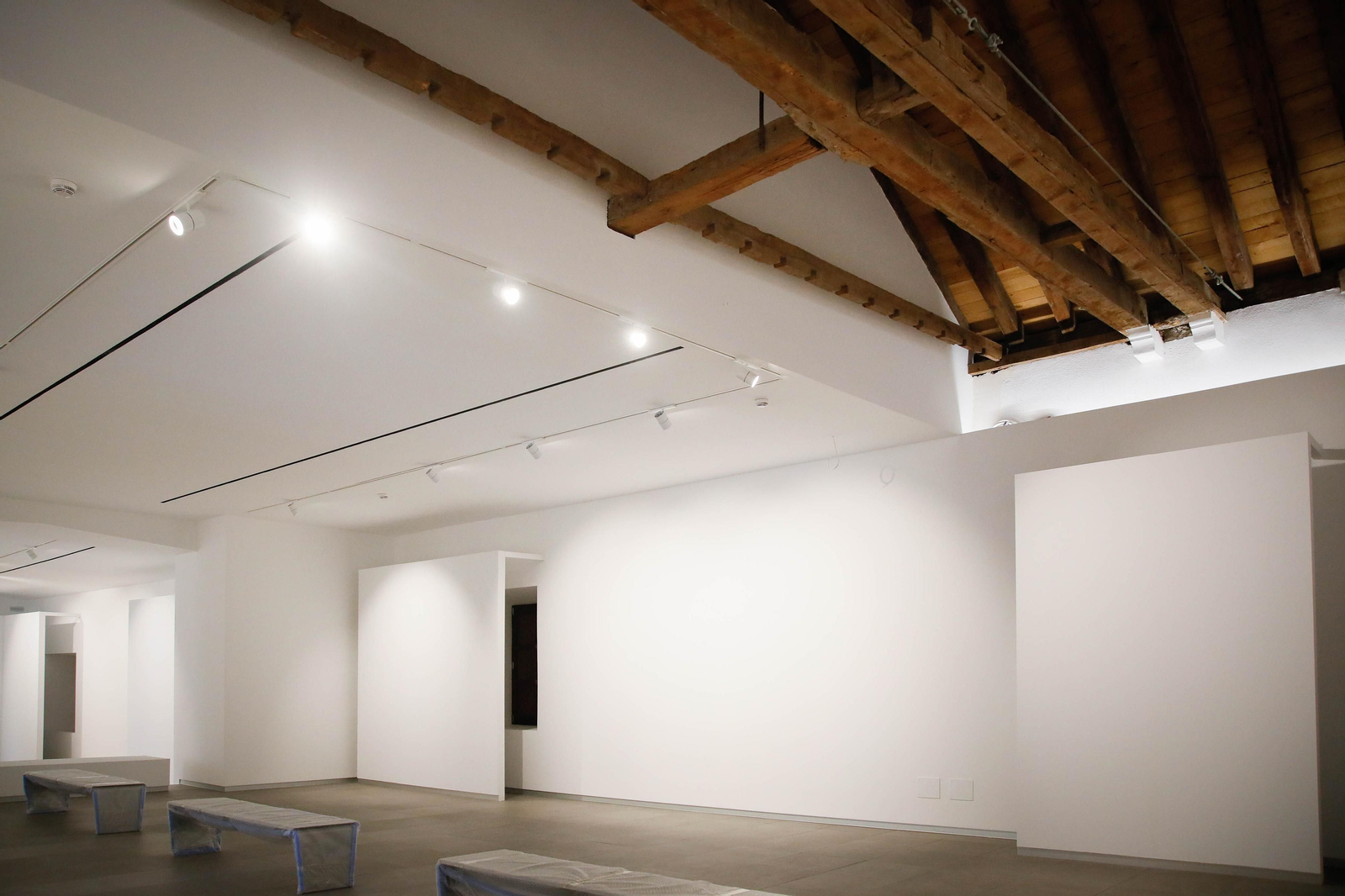 Imágenes de la entrevista realizada al director del Museo del Realismo Español Contemporáneo MUREC