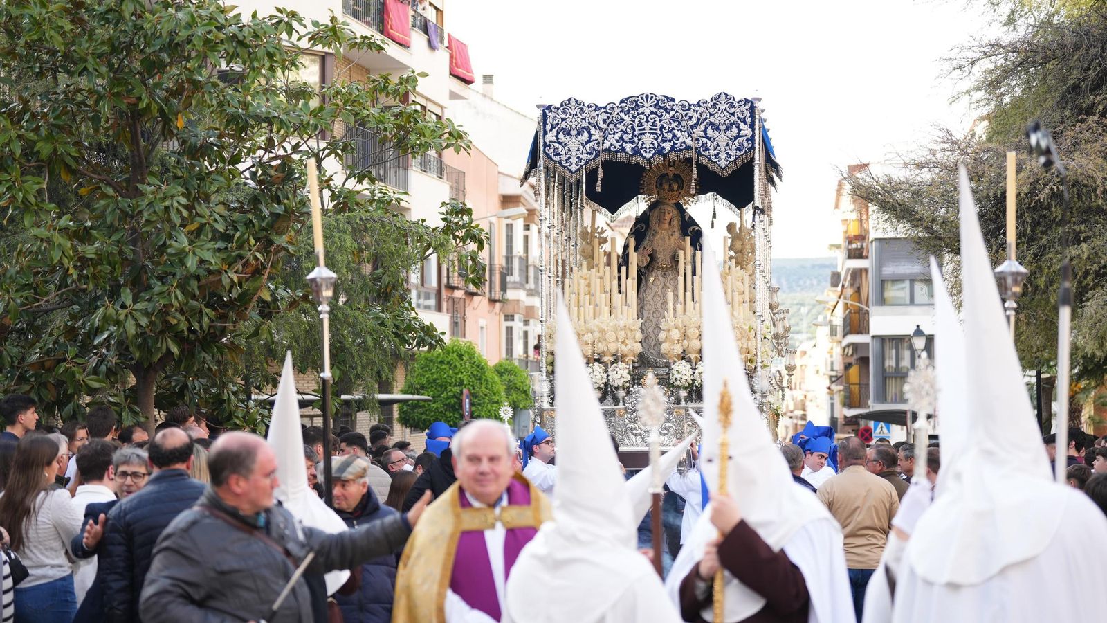 La procesión de Pasión en el Lunes Santo de Lucena