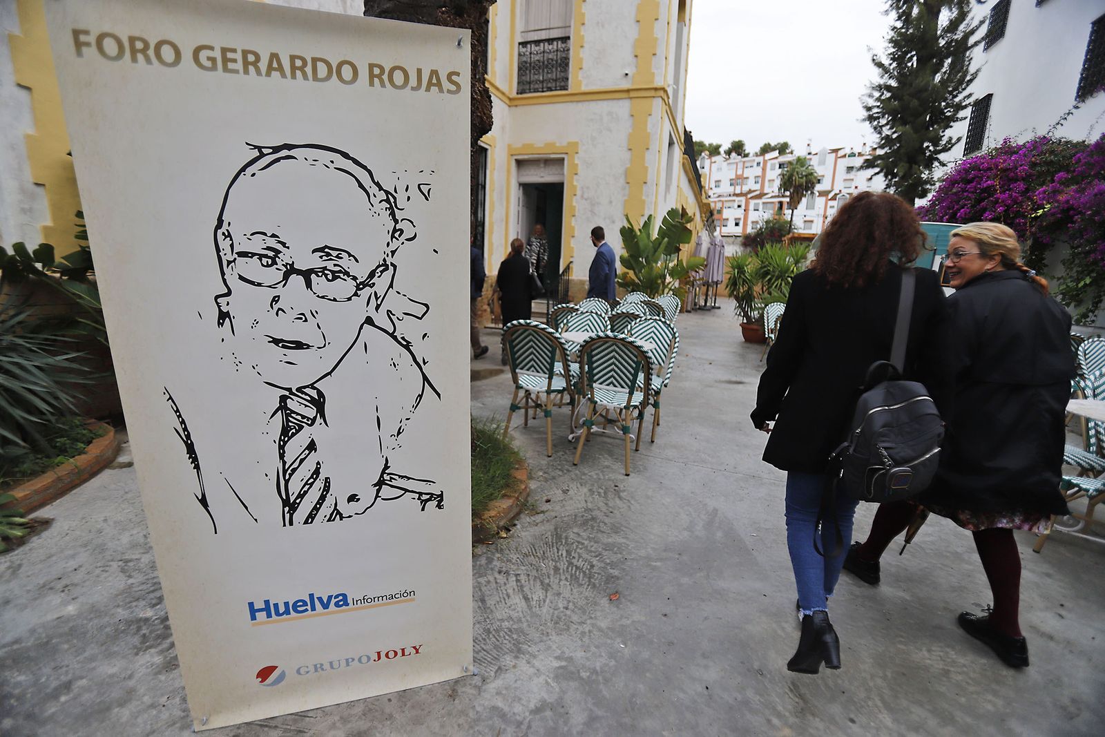 Imágenes de la recepción del Foro Gerardo Rojas de Huelva Información