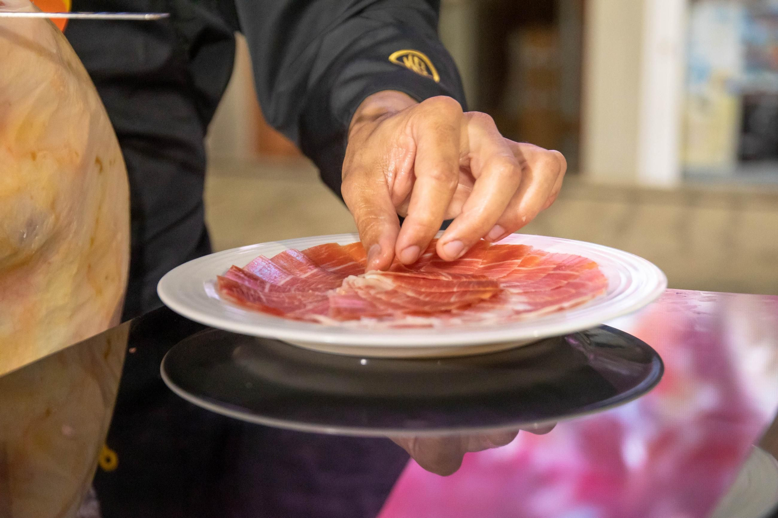 Concurso de cortadores de jamón en Serón, en imágenes