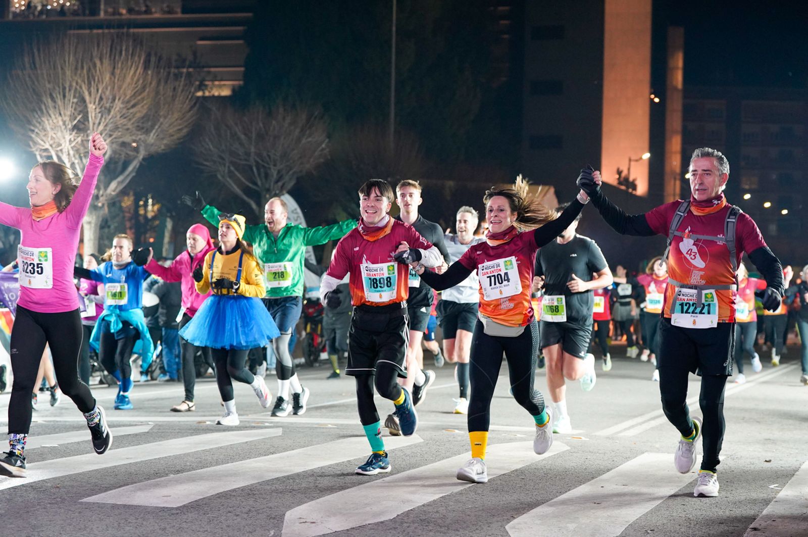 En imágenes: búscate en tu llegada a meta de la Carrera de San Antón 2026 (21)