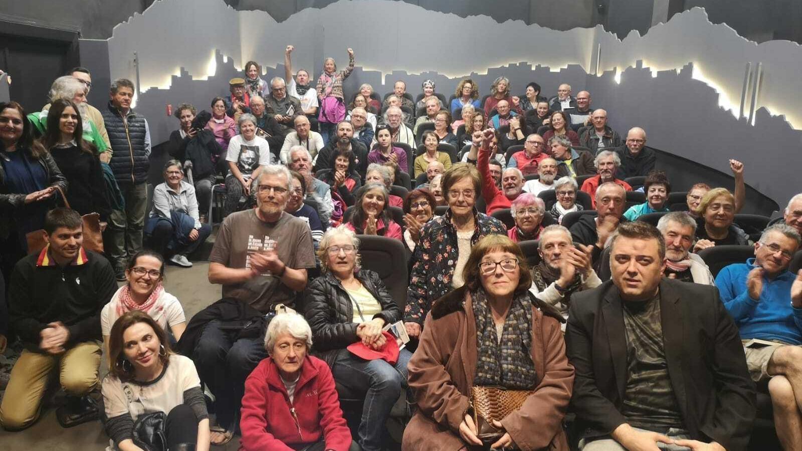 Al acto acudieron multitud de asistentes.