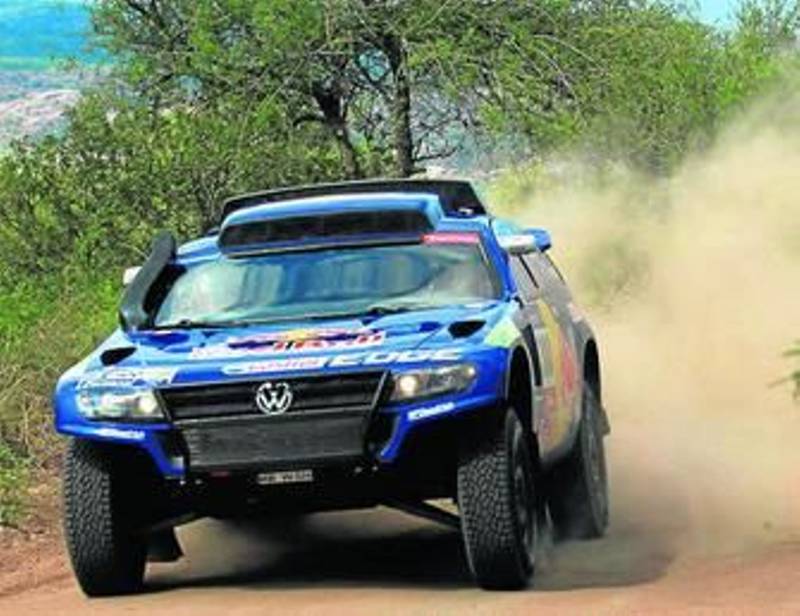 Sainz conduce su Race Touareg 3 durante la segunda etapa.