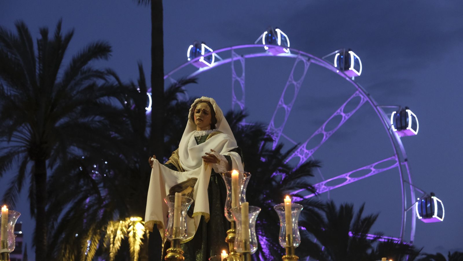 Procesión del Encuentro en Almería, en imágenes.