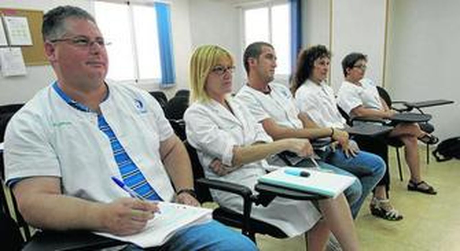 Durante los doce meses, los alumnos y alumnas recibirán 1.920 horas de clases teórico-prácticas.