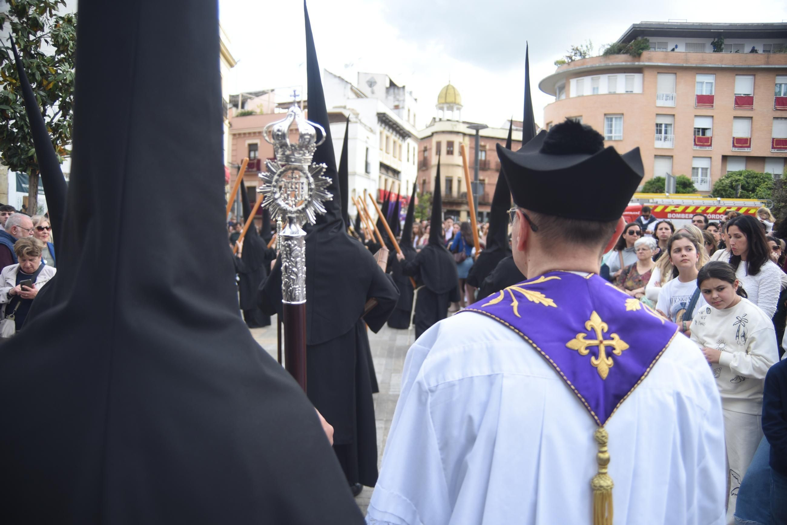 La procesión del Nazareno en este Jueves Santo de Córdoba, en imágenes