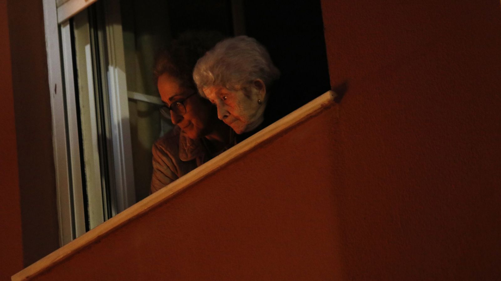 Fotos del Lunes Santo en La Línea: Cristo de la Esperanza y María Santísima de la Concepción (Silencio)