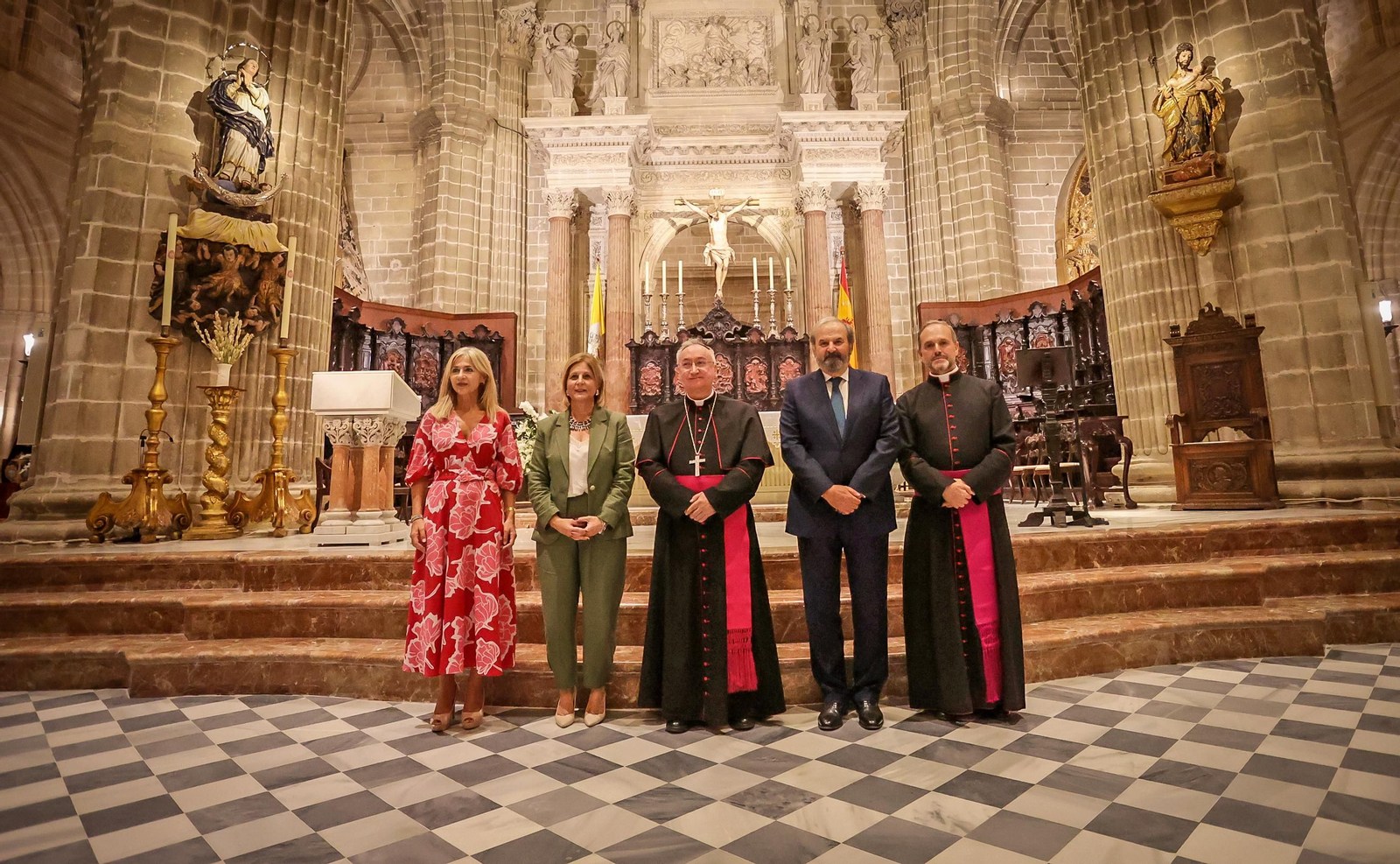 Imágenes de la nueva iluminación de la Catedral de Jerez