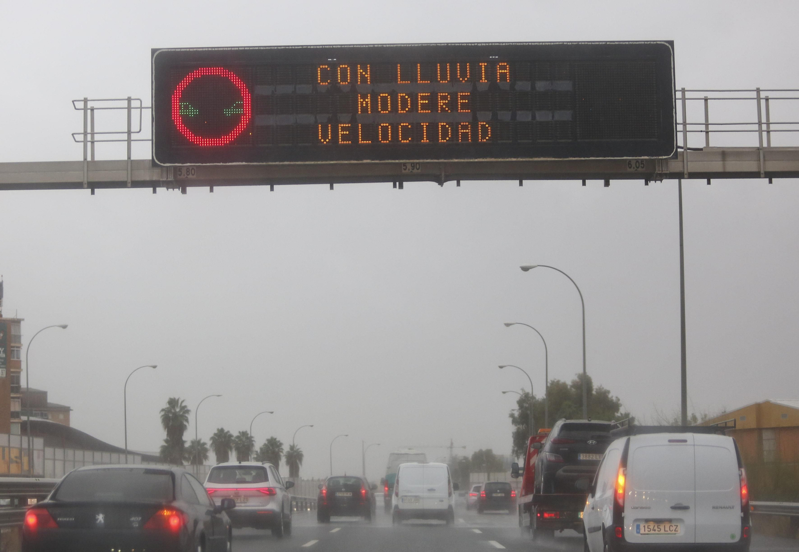 Las estampas que está dejando la lluvia en Málaga
