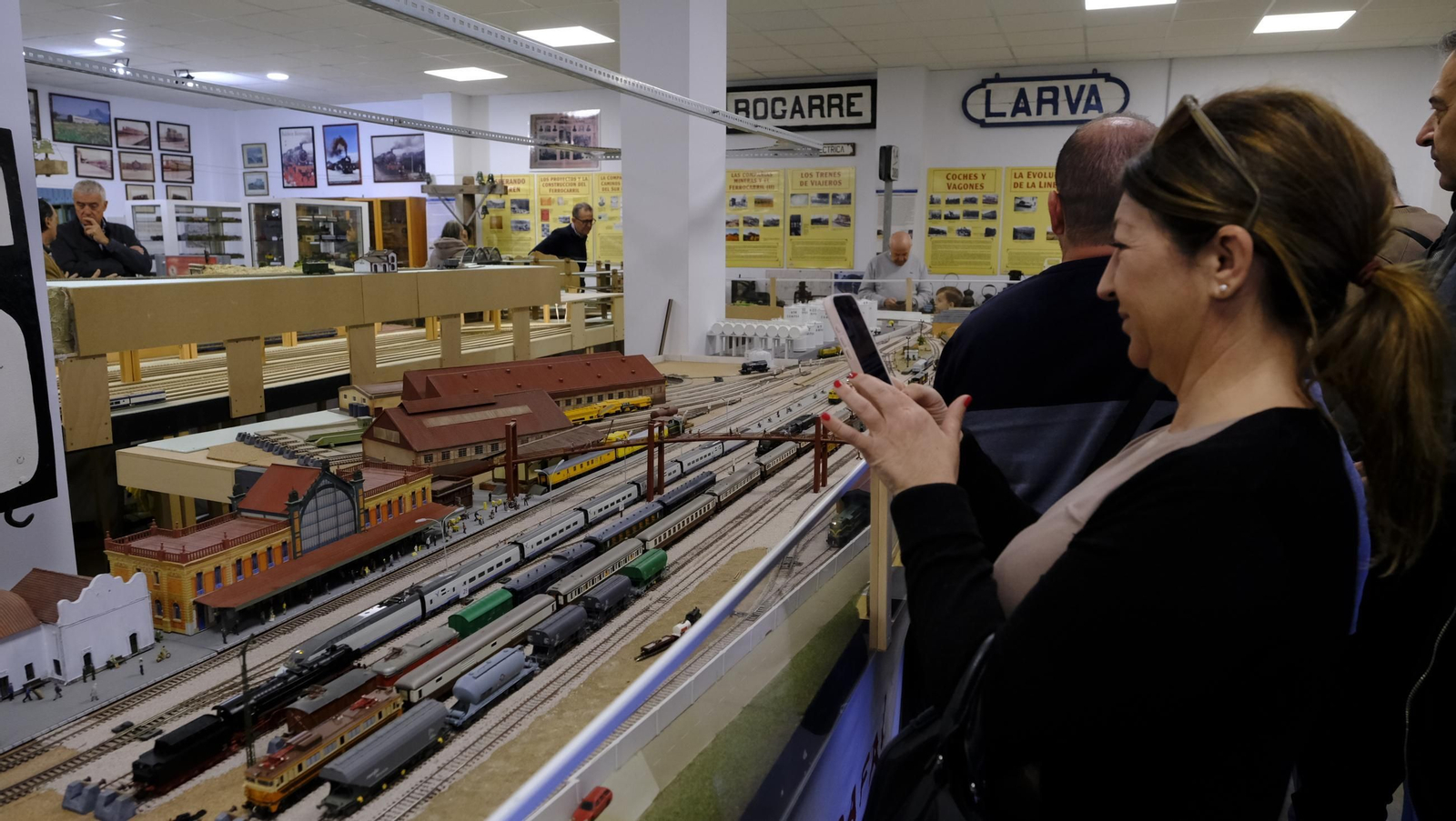 Jornada de puertas abiertas de la Asociación de Amigos del Ferrocarril de Almería (ASAFAL), en imágenes