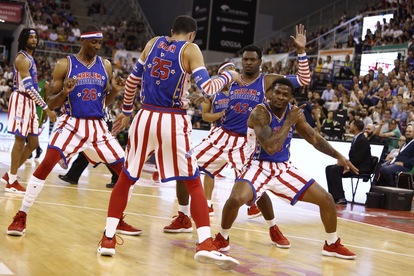 El espectáculo de los Globetrotters inunda el Palacio de Deportes