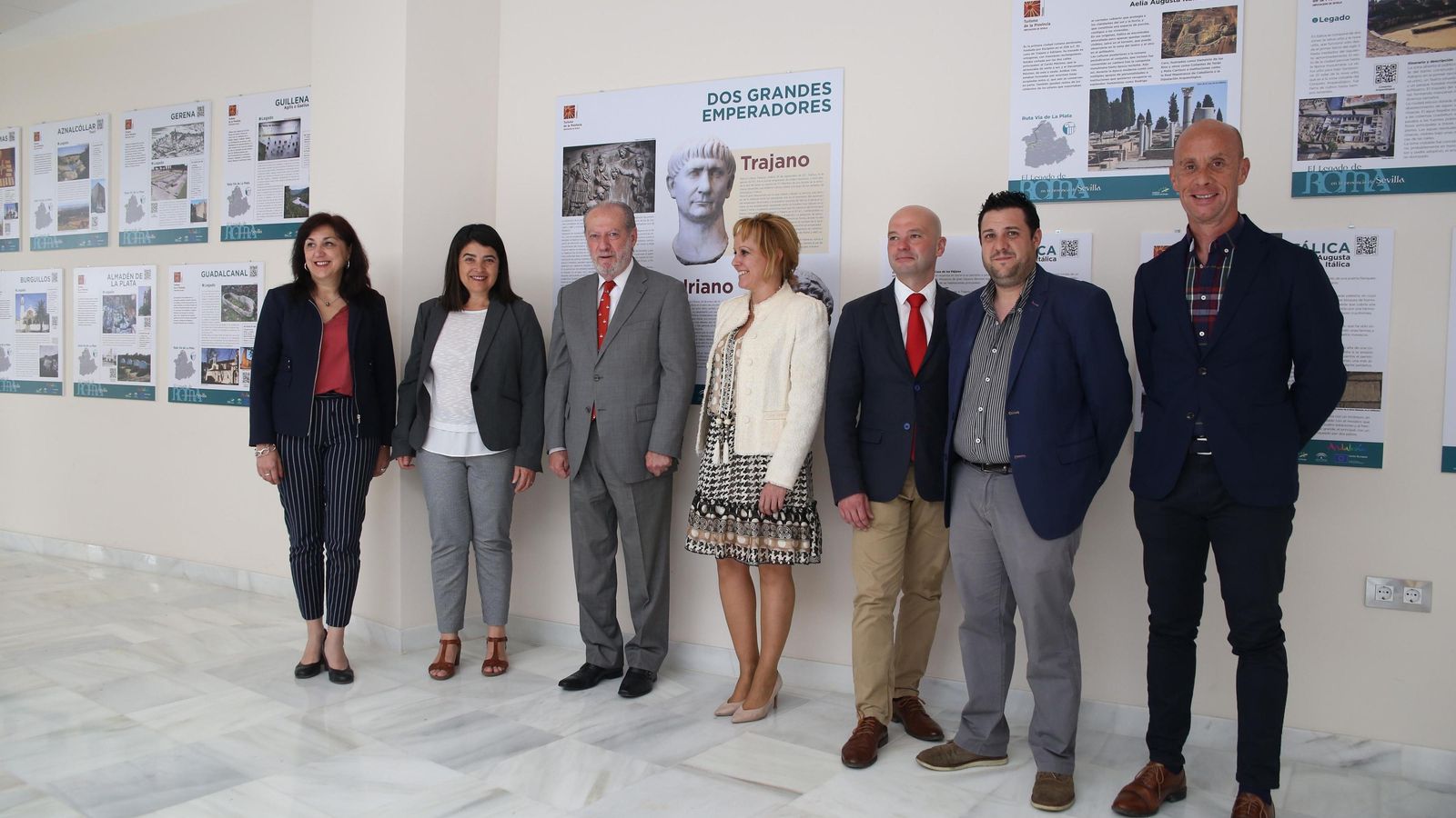 El presidente de la Diputación, Fernando Rodríguez Villalobos, durante la inauguración de la exposición “El legado de Roma en la Provincia de Sevilla.