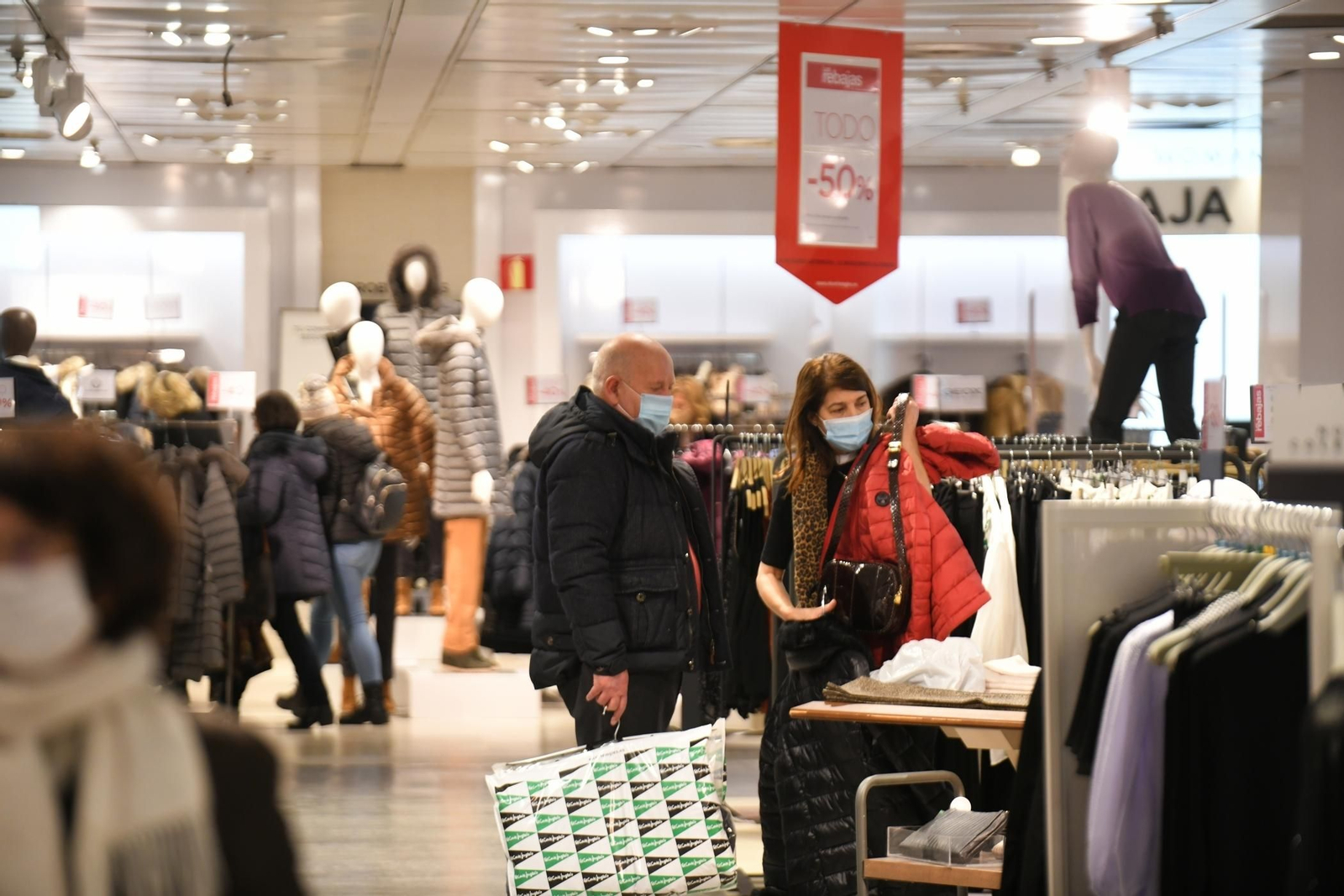 Los hogares de Granada liderarán el gasto en las compras de las rebajas de invierno