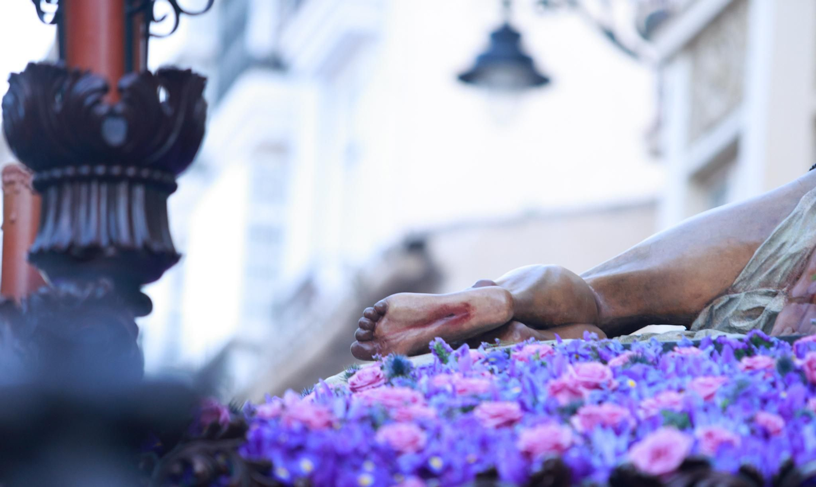 La Piedad en su procesión del Viernes Santo en Málaga, en fotos