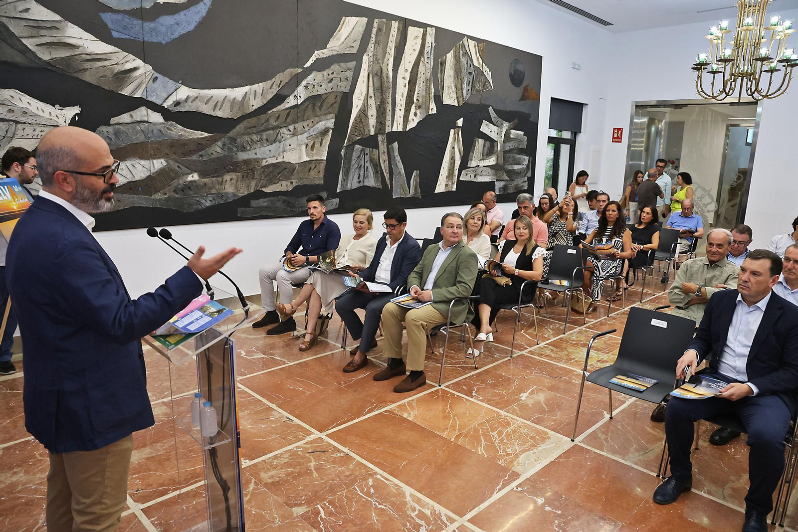 Imágenes de la presentación de la revista de Turismo "Huelva Tu Destino"