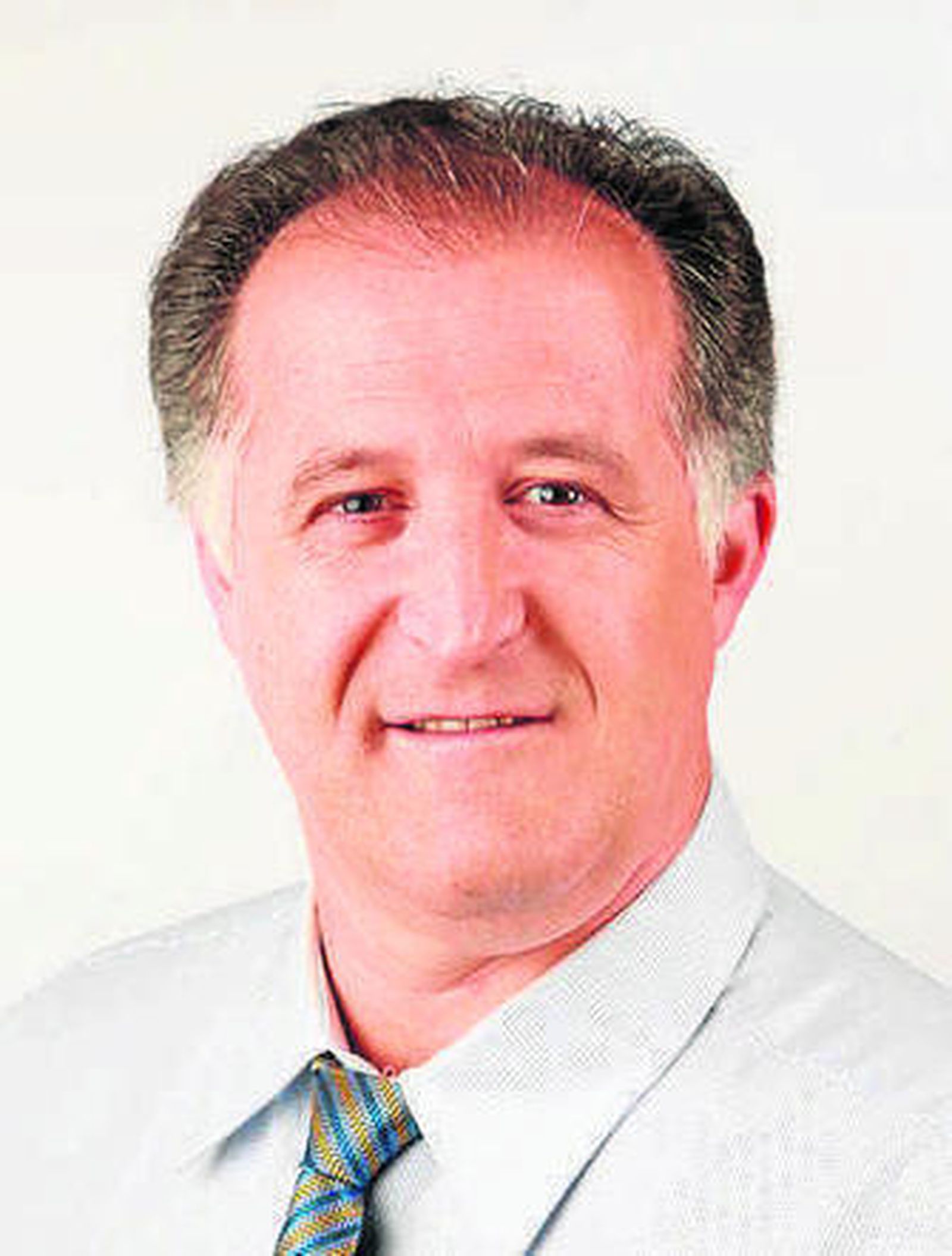 Concejales del grupo popular y andalucista en el salón de Plenos de Tarifa en el primer pleno del mandato.