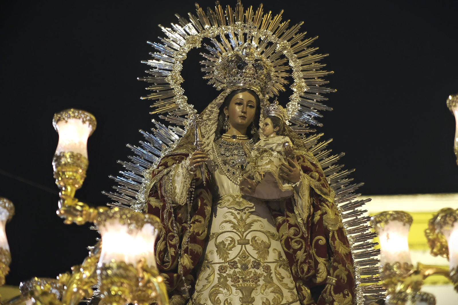 Las imágenes de la procesión de Madre de Dios del Rosario