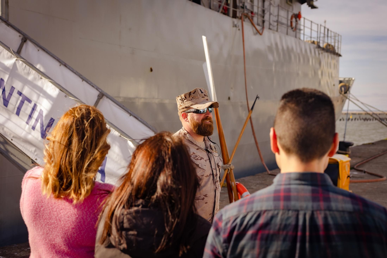 Imágenes del patrullero Centinela en el Muelle de Levante