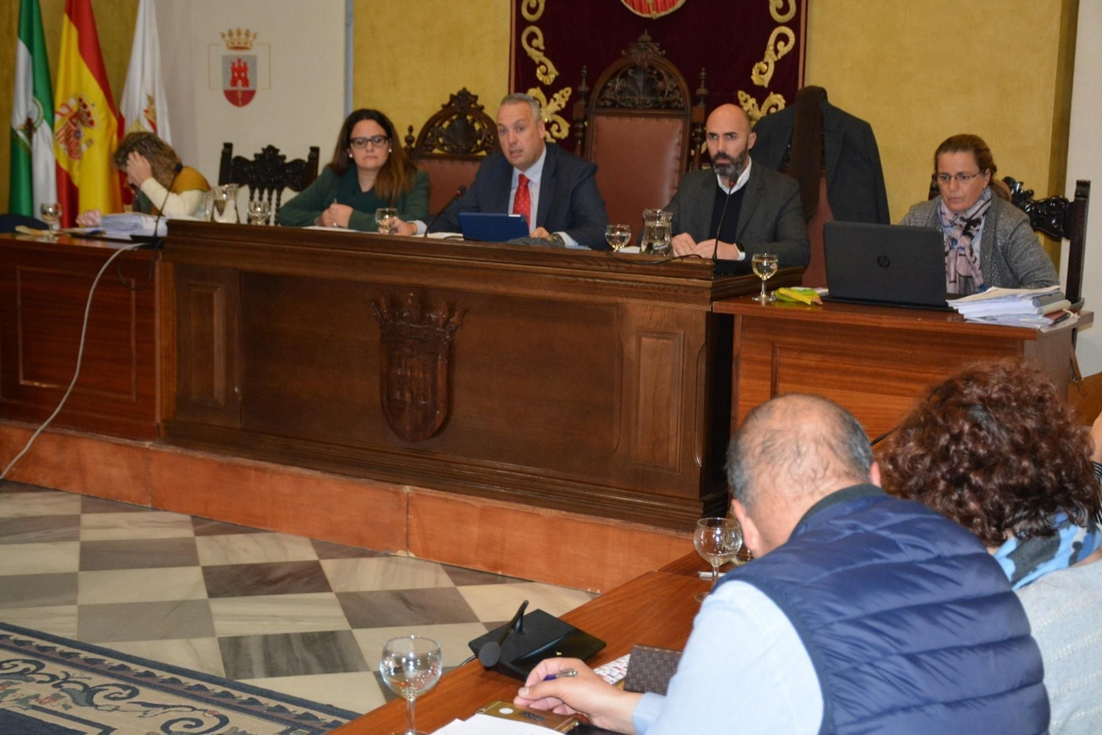 El alcalde, Juan Carlos Ruiz Boix, interviene durante el Pleno de ayer.
