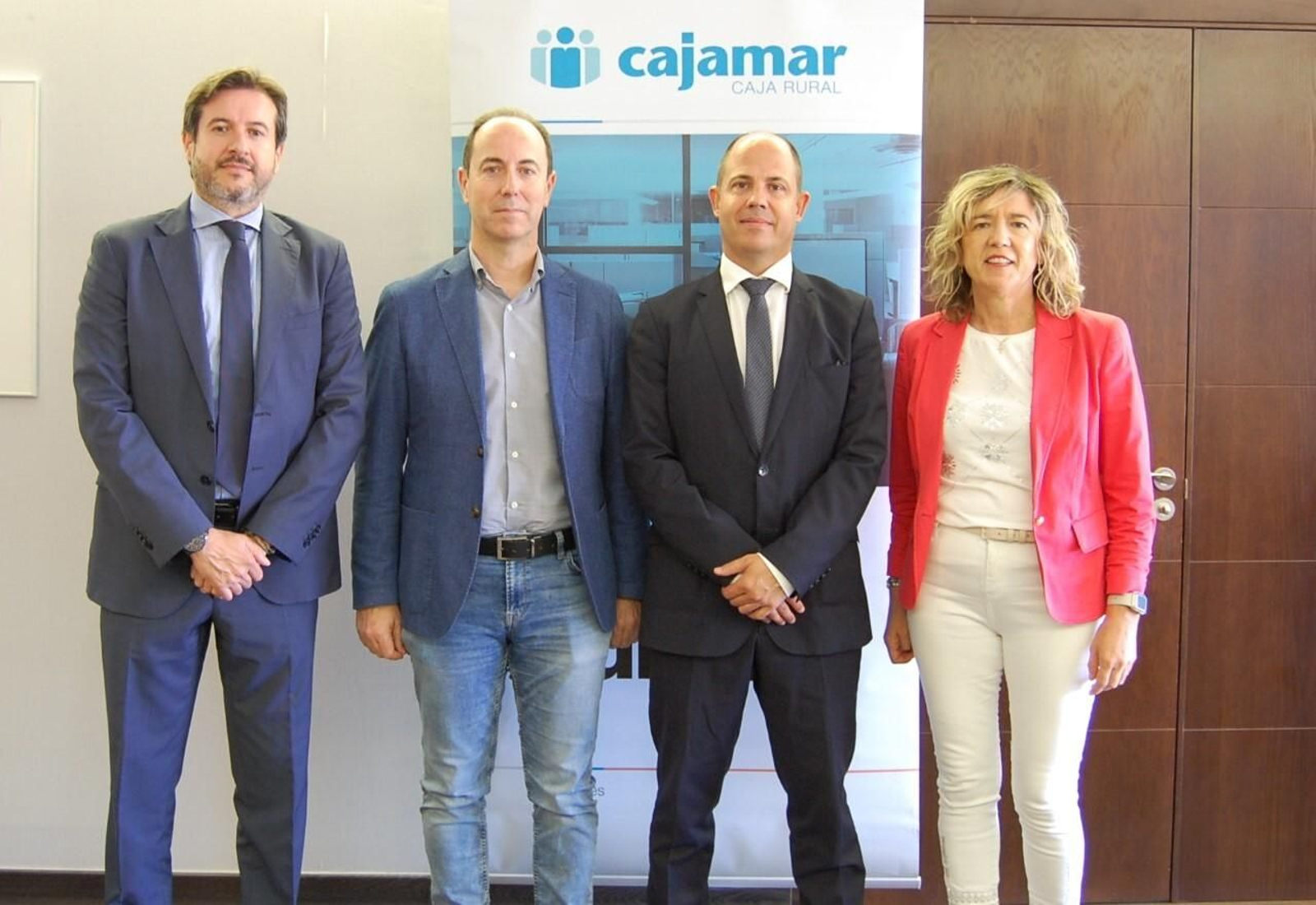 El director de Negocio de la Dirección Territorial de Almería de Cajamar, Antonio Rubio,  José Luis Estrella, presidente de Tecnova; el director territorial de Cajamar en Almería, Sergio Ruiz, y la directora general de Tecnova, María del Carmen Galera.