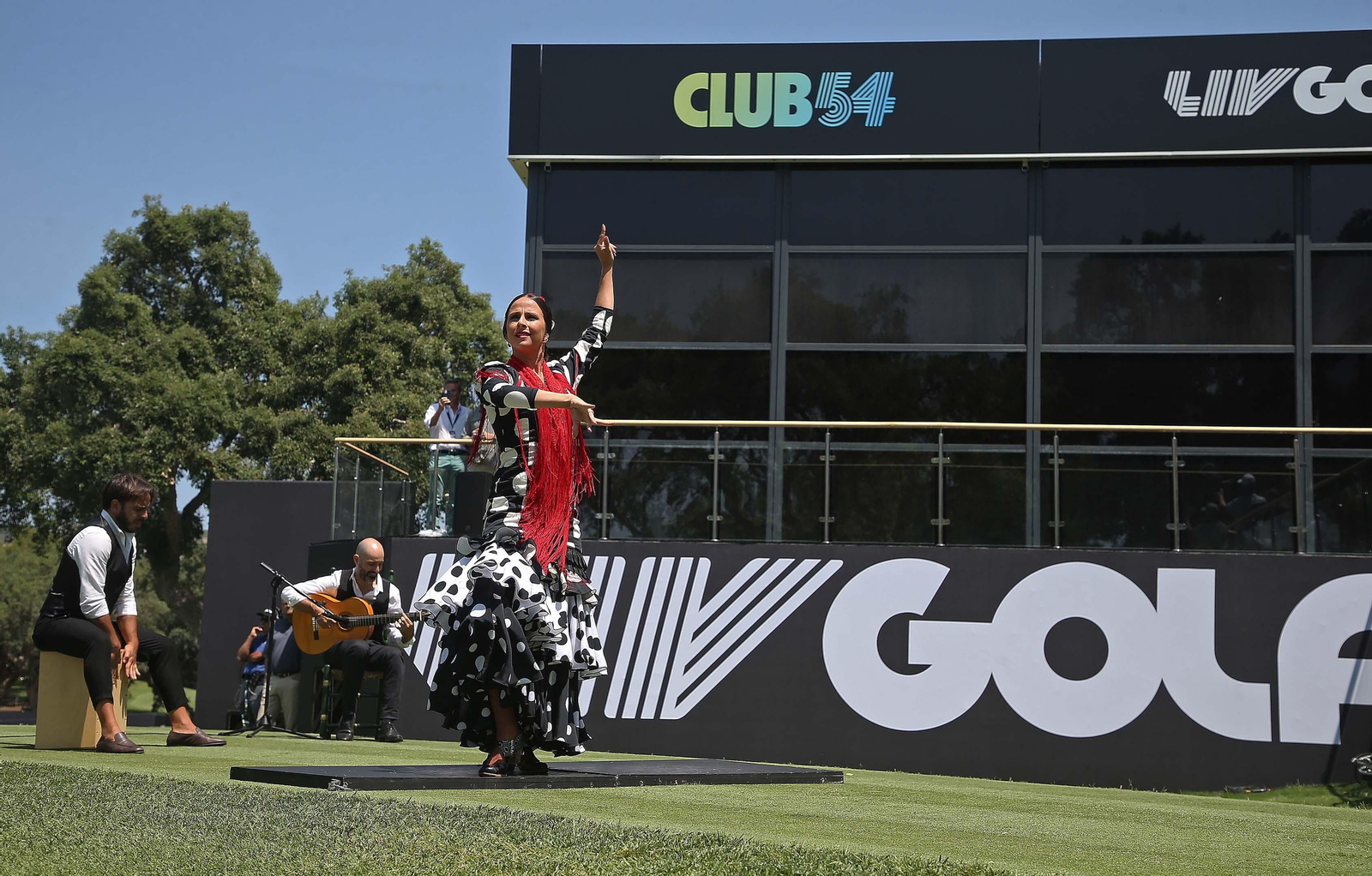 Ambiente durante la primera jornada del LIV Golf Andalucía 2023 en Valderrama