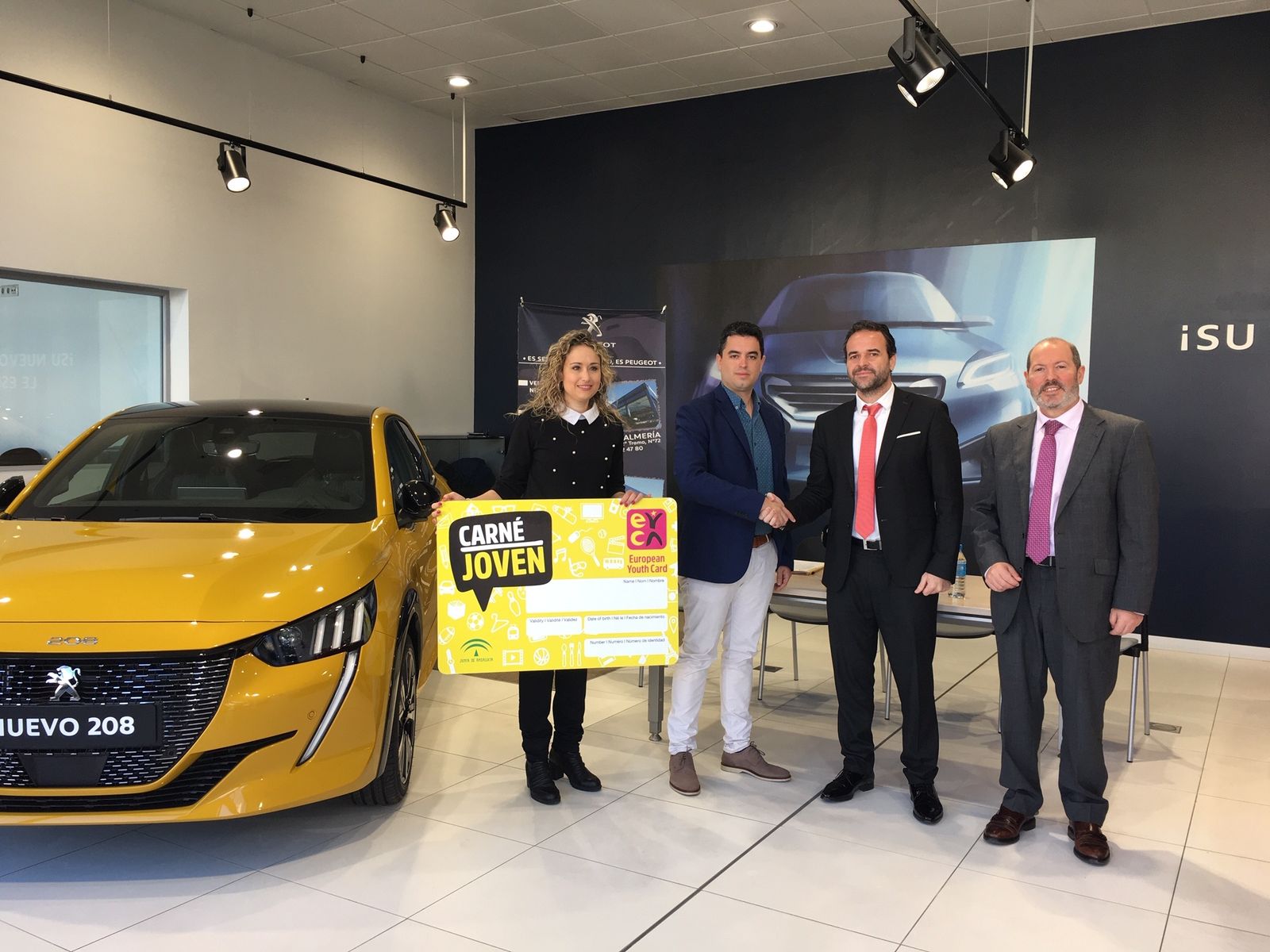 Convenio de adhesión de Peugeot Almería al Carnet Joven.
