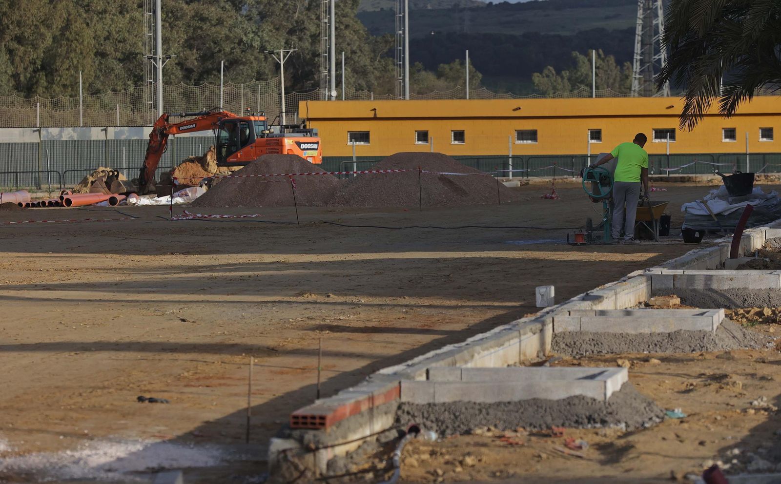 Así van las obras del aparcamiento de La Menacha junto al Nuevo Mirador
