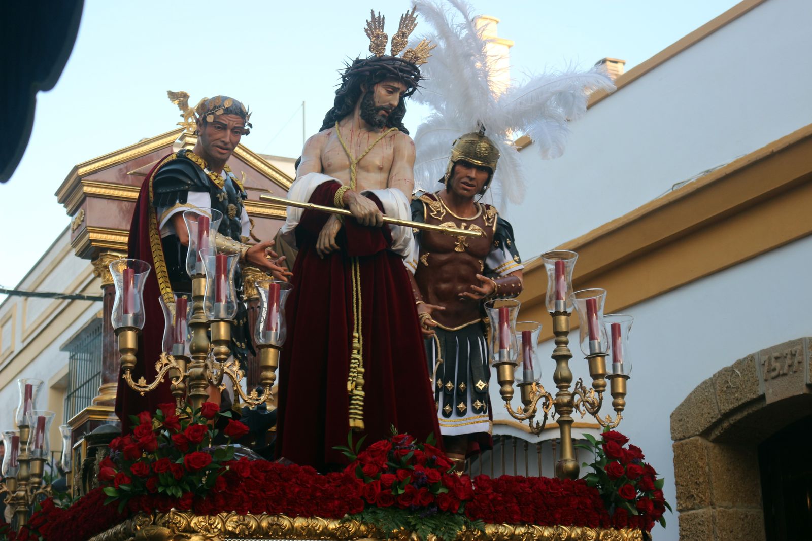 Las imágenes del Miercoles Santo en Puerto Real: Vera-Cruz