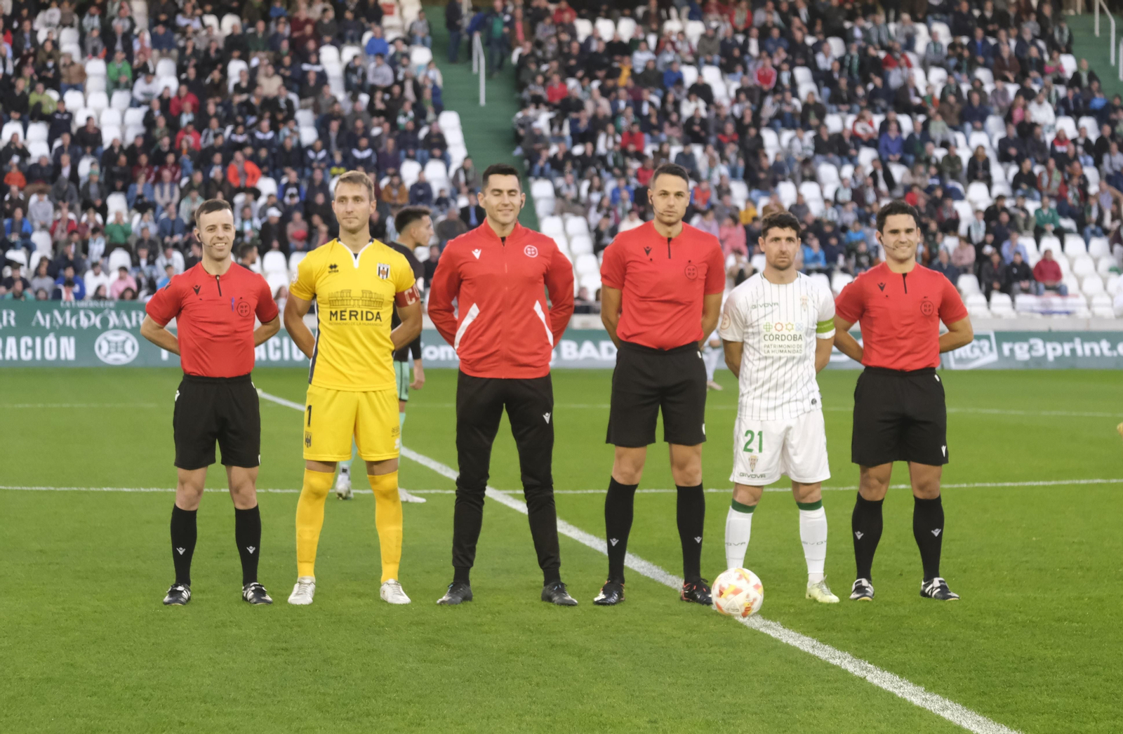 Un revés doloroso: las imágenes de la derrota del Córdoba CF ante el Mérida