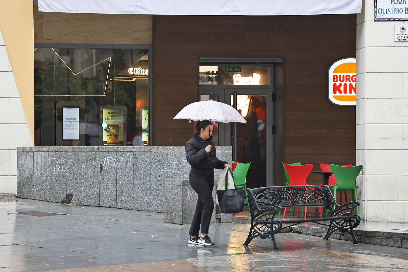 Imágenes de la lluviosa mañana de sábado en Huelva