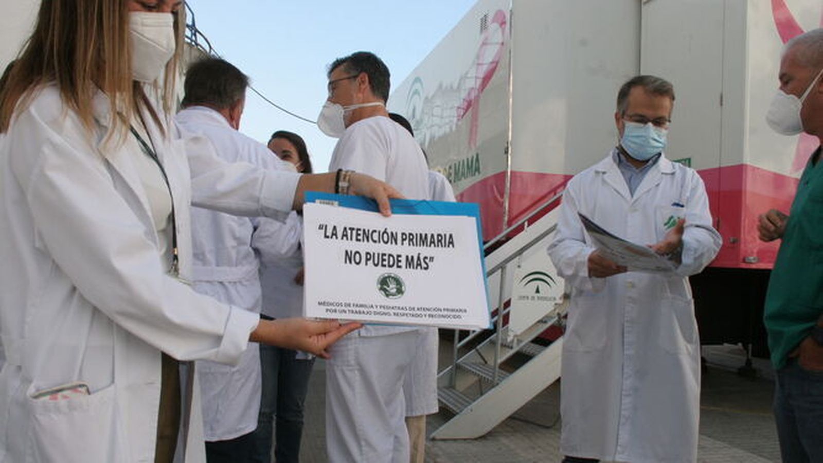 Los médicos han epresado en varias ocasiones la situación de estrés que viven y han vivido a consecuencias del covid.