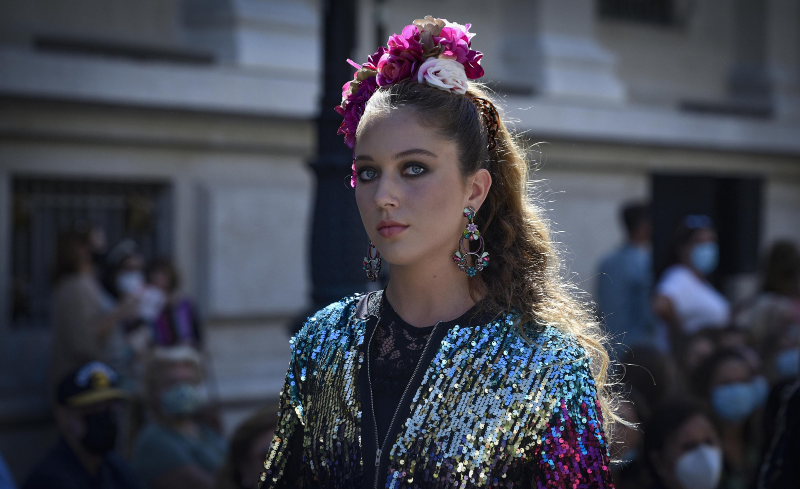 El desfile de moda flamenca de la Avenida de la Constitución, en imágenes