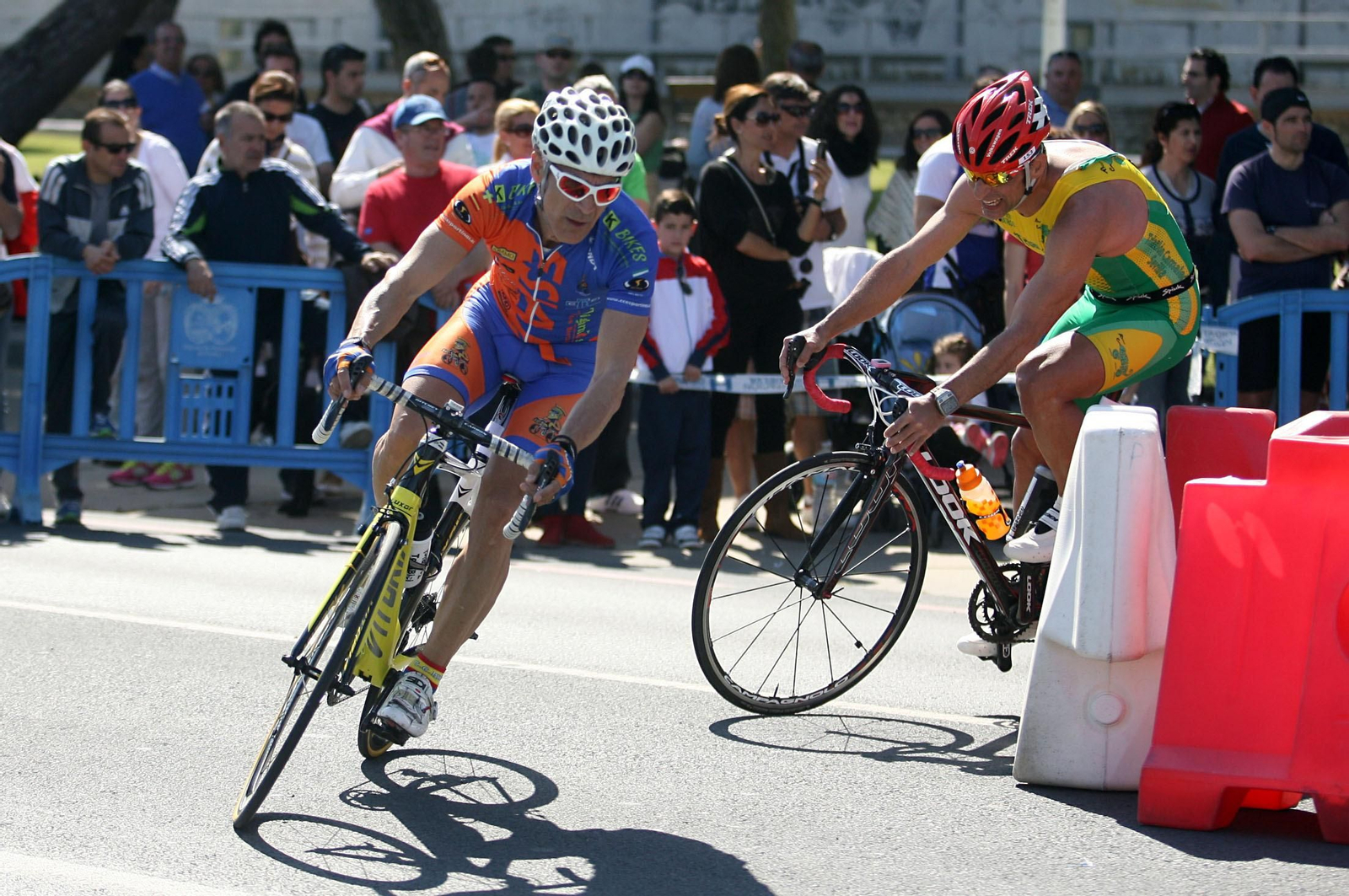 Participantes durante el duatlón de Punta Umbría.