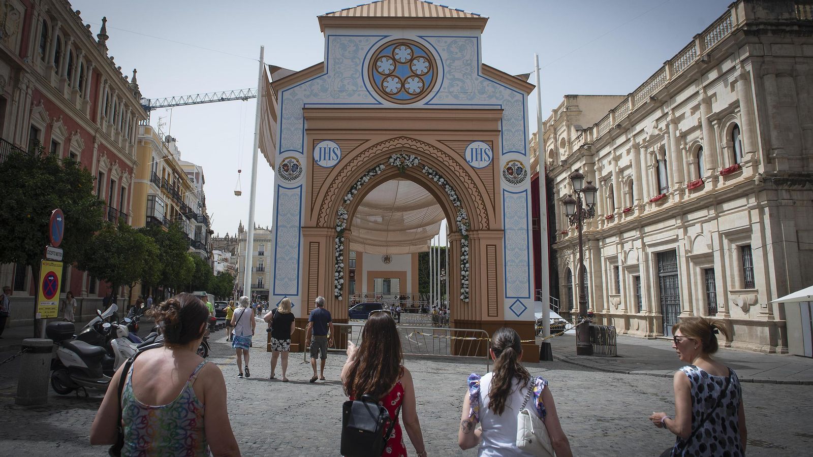 La portada dedicada a la Hermandad del Carmen.