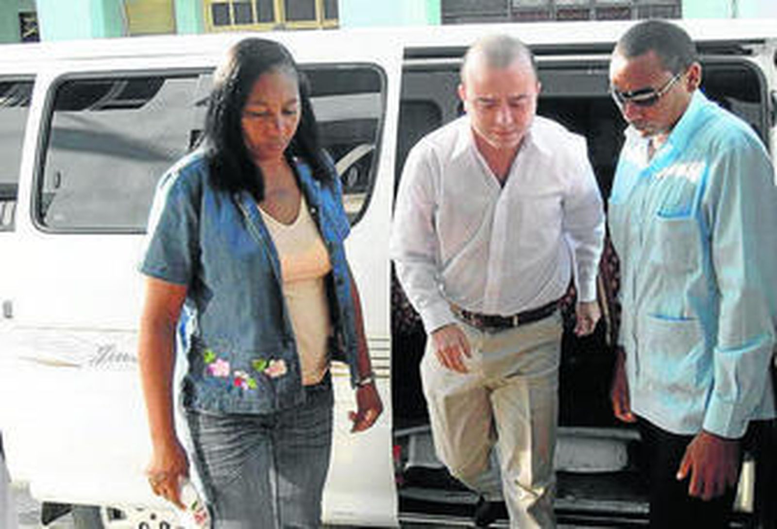 Carromero, en el centro, en el momento de llegar al juzgado.