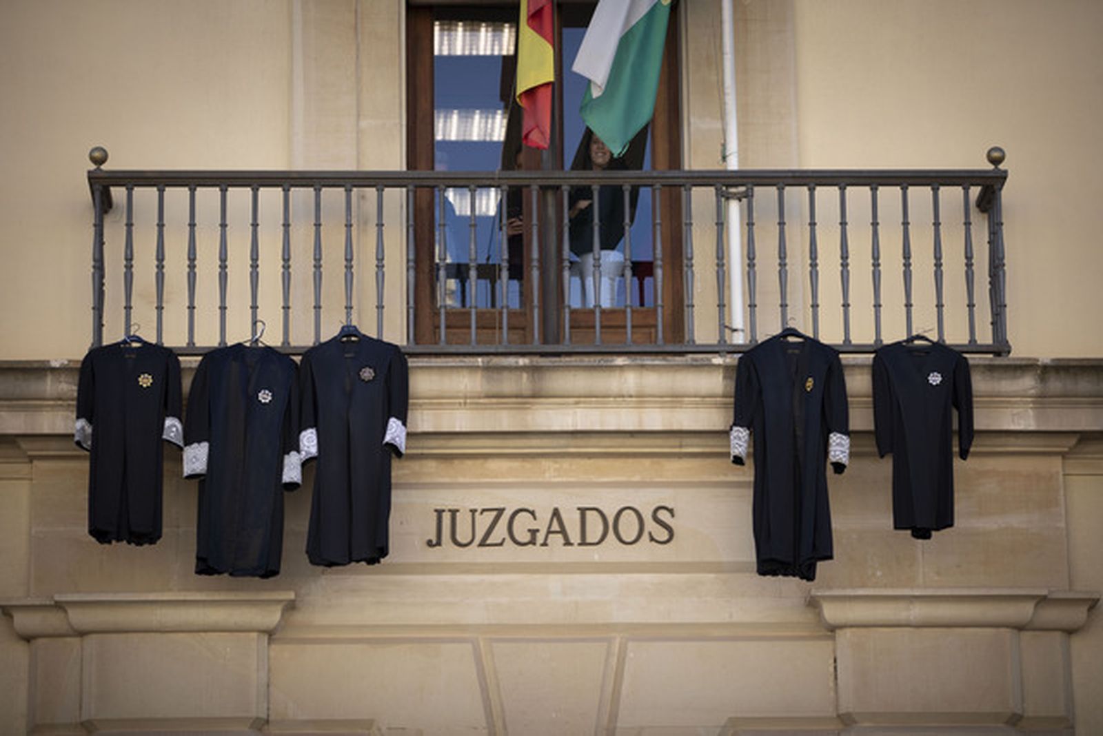 Los letrados de la Administración de Justicia cuelgan las togas