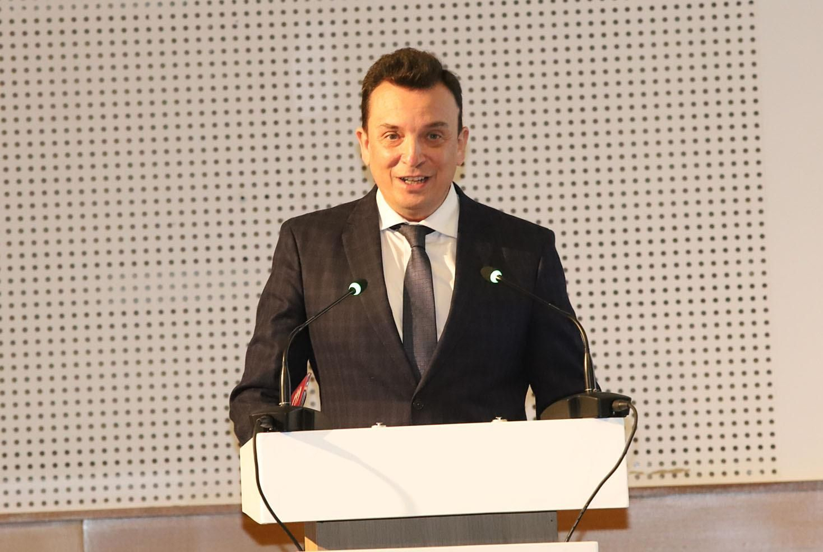 Imágenes de la entrega de premios de la Asociación de antiguos alumnos 3 de Marzo de la Universidad de Huelva