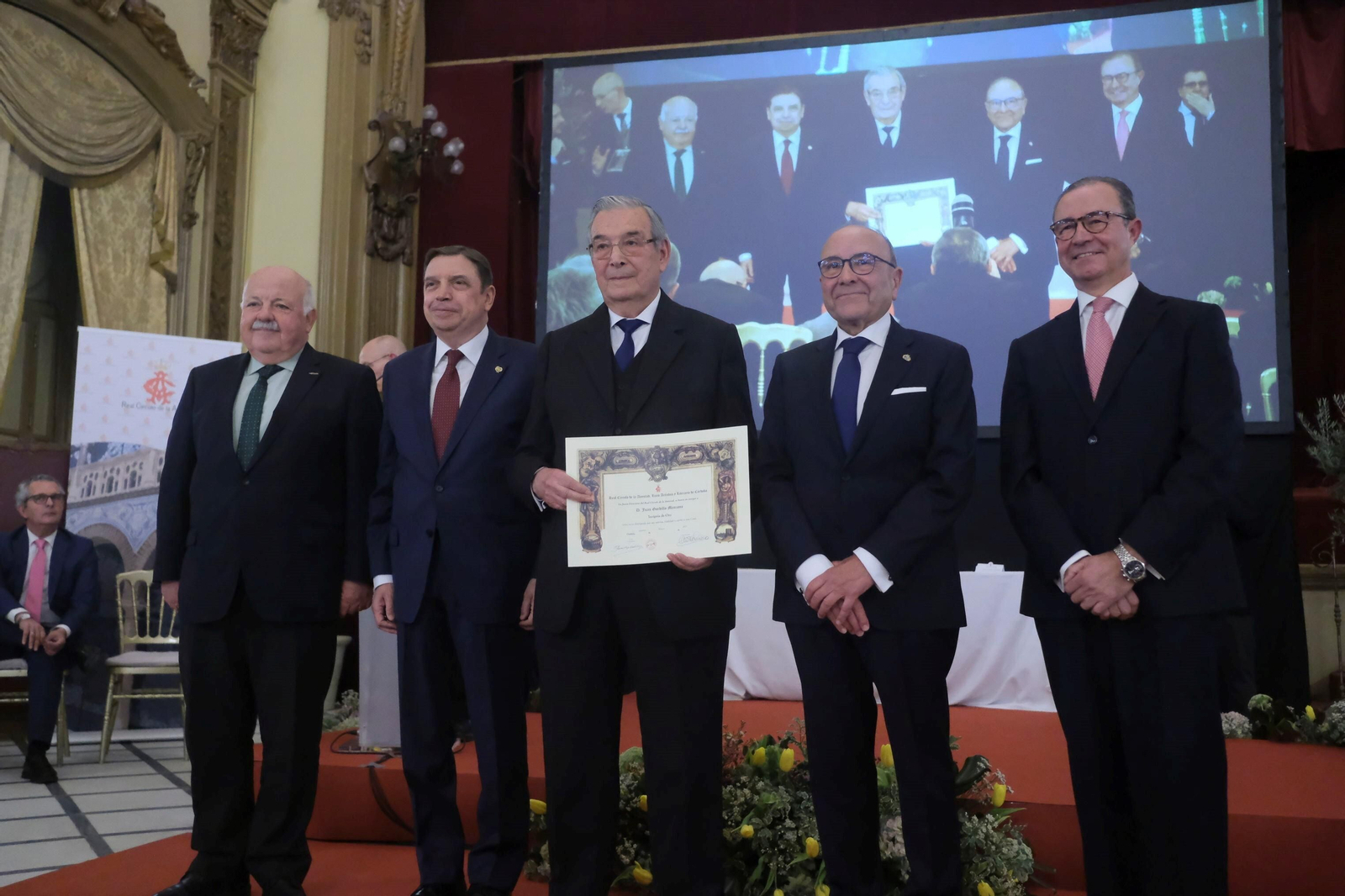 El Real Círculo de la Amistad de Córdoba entrega sus reconocimientos, en imágenes El Real Círculo de la Amistad de Córdoba entrega sus reconocimientos, en imágenes